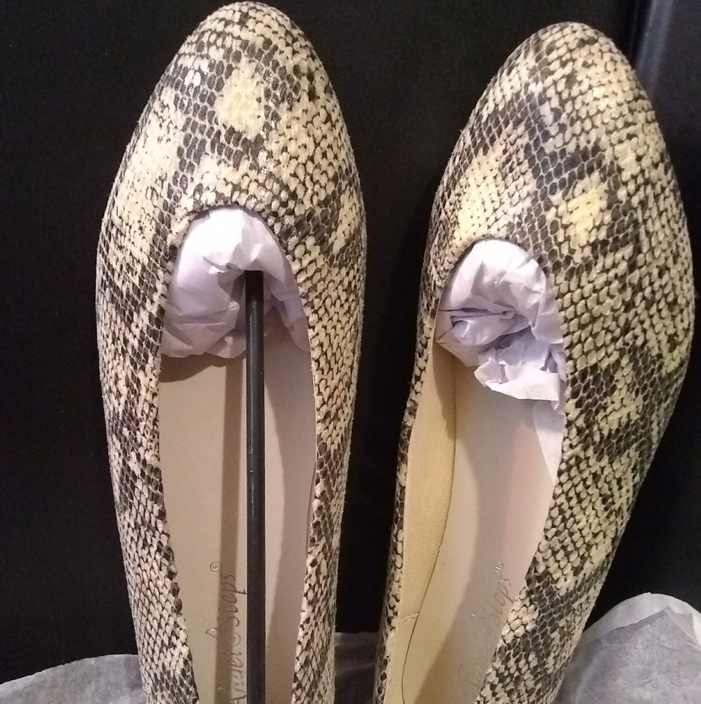 Flat heeled shoes.